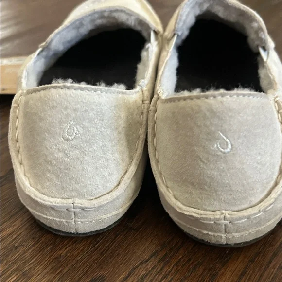 OluKai NOHEA Slipper Women’s size 11
Men’s Size 9.5
Bone/Bone - Picture 5 of 9